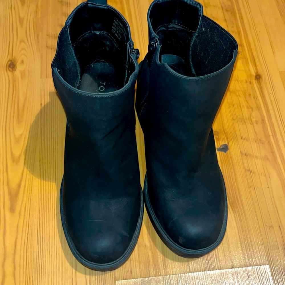 Black bootie with chunky heel - torrid